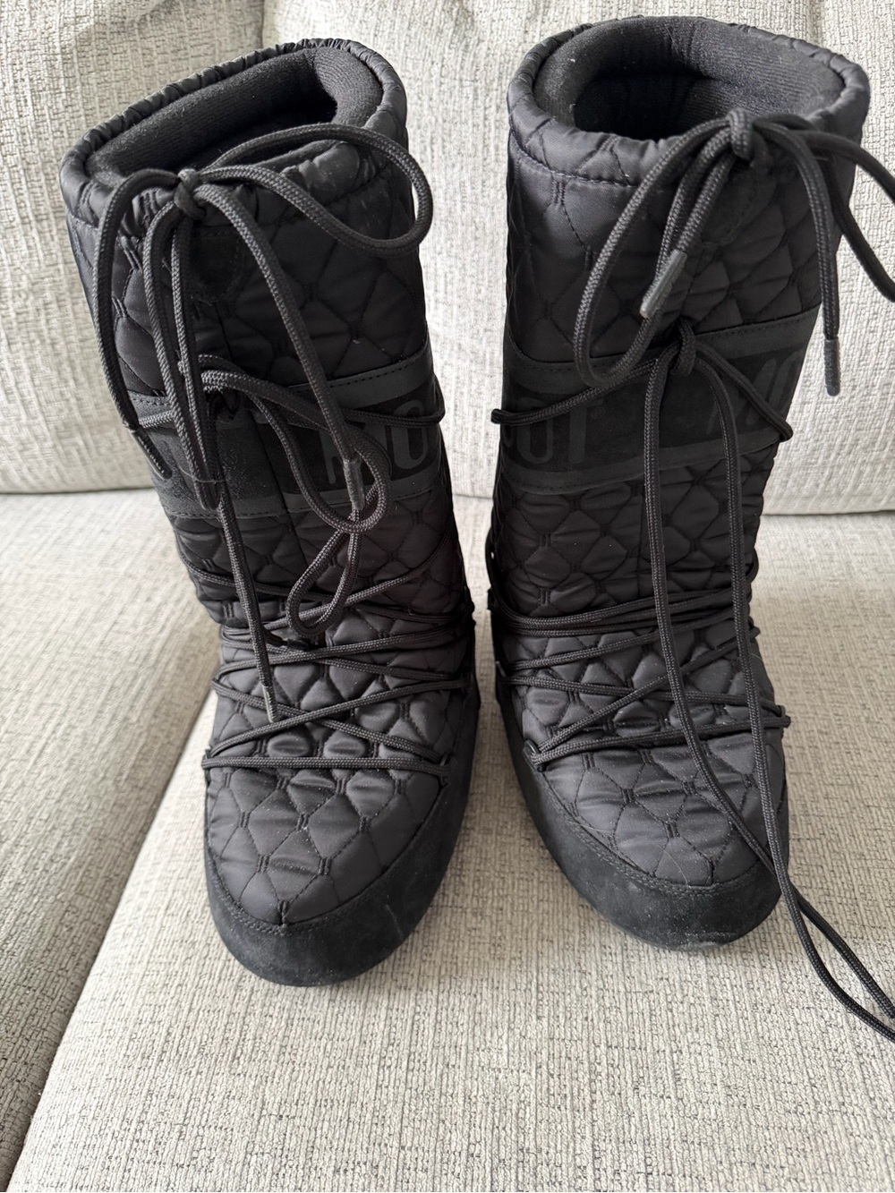 Women's Black Quilted Moon Boots